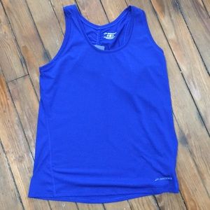 NWT Brooks distance tank